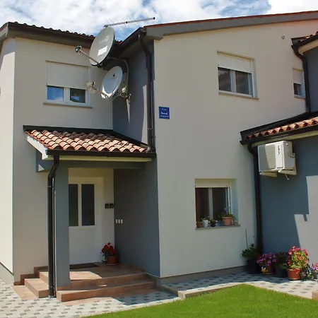 Nelle Apartman Póla