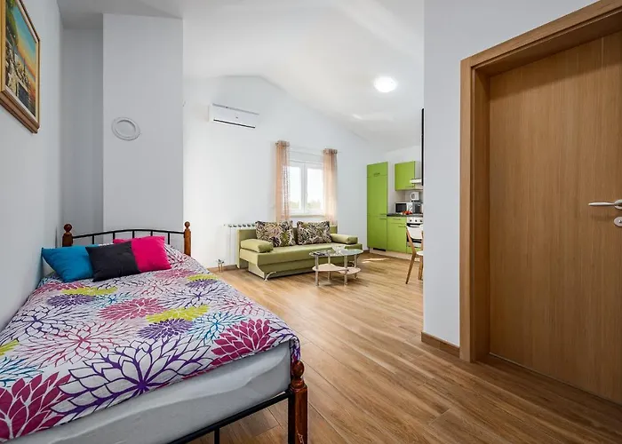 Nelle Apartman Póla