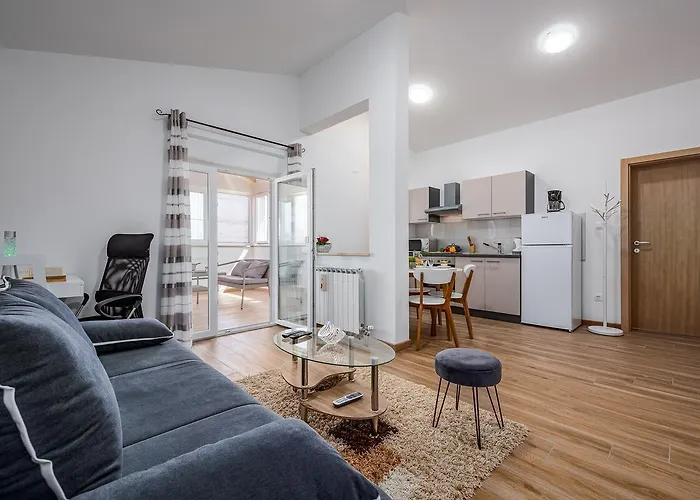 Nelle Apartman Póla