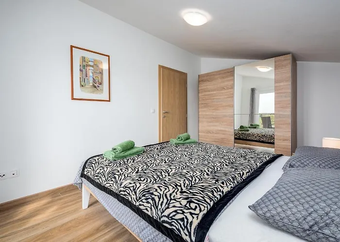 Nelle Apartman Póla