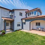 Nelle Apartamento Pula