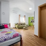 Nelle Appartamento Pola