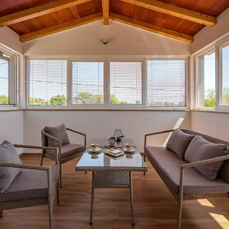 Nelle Apartamento *