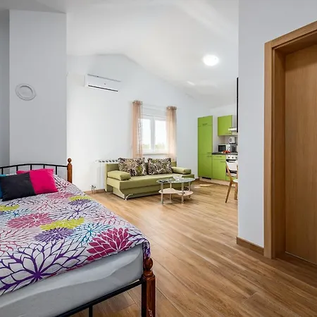 Nelle Apartment Pula