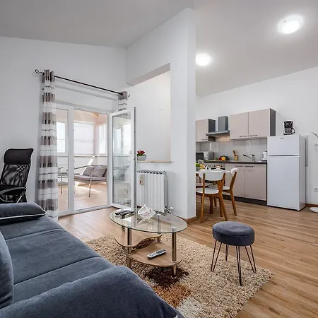 Nelle Apartment Pula